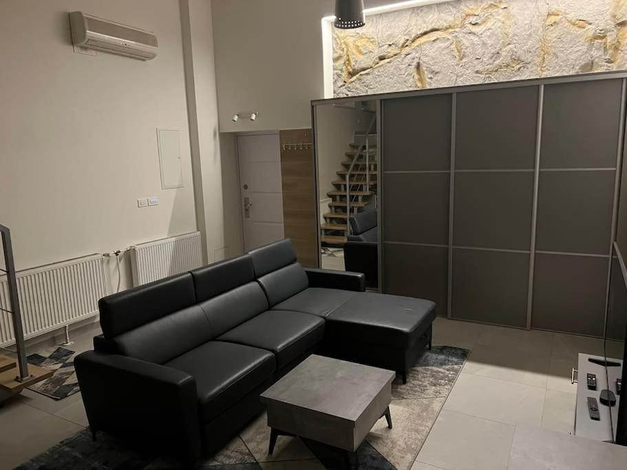 Loft Appartement Michalovce Buitenkant foto